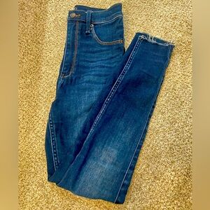 Abercrombie Ultra High Rise Jean Leggings